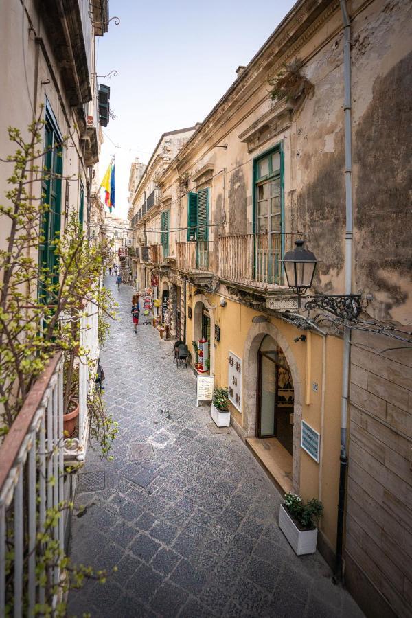 I Tre Balconi Di Via Roma Apartment シラクーサ エクステリア 写真